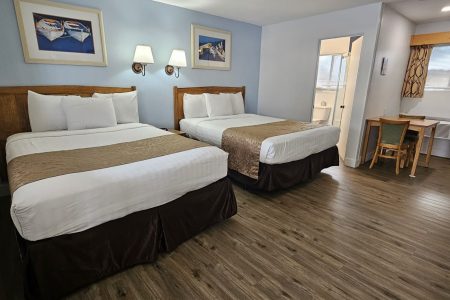 2 Queen Beds Standard Room- Pool View