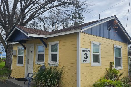 Cottage 124 –  2 Double Beds / Kitchen